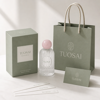 Flacon de parfum en verre transparent de luxe élégant 50 ml, design à rayures verticales, col noir, pulvérisateur à pompe, diffuseur à bâtonnets, crème pour le visage
