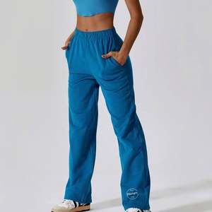 Fabricant Ensemble de survêtements sur mesure pour femmes Survêtements Vente en gros Casual Cropped Training Wear Survêtement pour femmes Jogging Suits - Product Image 6