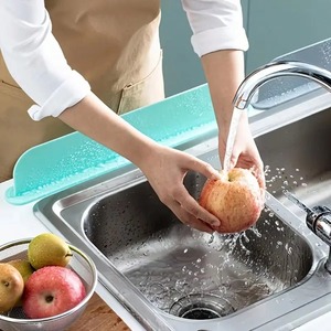 Multicolor Silicone Sink Splash Cover With <b>Suction</b> Cup Waterproof Barrier For Kitchen Laboratory - Product Image 5