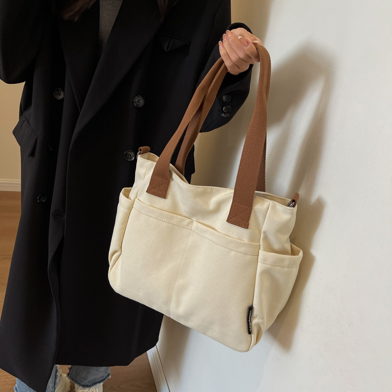 Shop Our Fashionable Canvas Tote Bags - Perfect for All Seasons