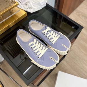 Nouvelles sandales plates décontractées de luxe en toile pour couple, antidérapantes, à rayures, à bout fendu, style tongs, chaussures de créateur pour femmes 2025 - Product Image 6