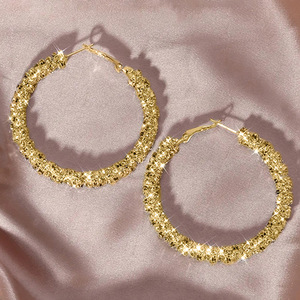 Orecchini a Cerchio Grandi alla Moda per Donne, Design Geometrico con Perline, Accessori per Orecchie da Indossare Quotidianamente, per Outfit Casual e Regalo - Product Image 4