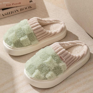 Pantuflas Cálidas y Cómodas para Invierno, Pantuflas de Casa para Niños, Hombres y Mujeres, con Suela Gruesa - Product Image 2