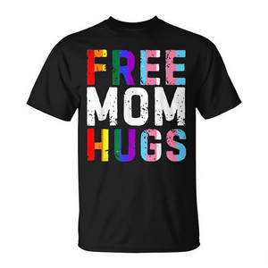 Camiseta Gratuita del Mes del Orgullo LGBTQ, Celebra la Diversidad con Abrazos de Mamá, para Uso Promocional - Product Image 2