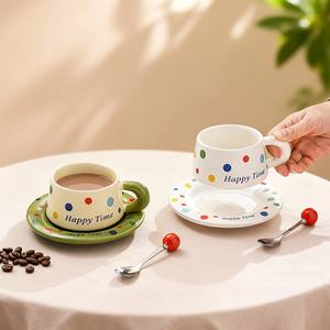 Ensemble tasse et soucoupe en céramique à pois « Happy Time » avec cuillère - Vaisselle <span class=keywords><strong>de</strong></span> table pour café/thé pour la maison joyeuse - Product Image 4