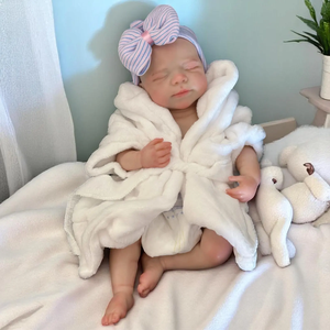 Bambola Reborn in Silicone Morbido da 18 Pollici per Bambine - Bambola Realistica con Bocca Aperta e Peso Realistico - Product Image 3