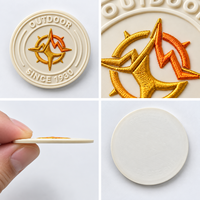 Écusson brodé personnalisé en PVC avec logo 3D en relief haute densité, à coudre ou à fixation auto-agrippante pour vêtements d'extérieur et chapeaux