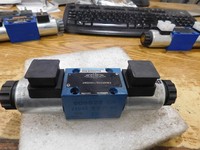 Vanne hydraulique Plc Mannesmann adaptée au modèle 4we6j60/eg24n9wbrk4. Pièce de rechange non utilisée. Vente en gros sans boîte