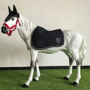 <span class=keywords><strong>Tapis</strong></span> <span class=keywords><strong>de</strong></span> <span class=keywords><strong>selle</strong></span> léger et doux pour l'équitation sur sentier, à séchage rapide, avec technologie antidérapante intégrée pour les balades équestres - Product Image 4