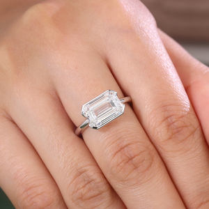 แหวนทองคำขาวแท้ 18k จาก Provence Jewelry ดีไซน์ทันสมัยแบบ Bezel Setting ประดับเพชรทรง Emerald Cut น้ำหนัก 1.5 กะรัต เหมาะสำหรับผู้หญิง เป็นแหวนหมั้น - Product Image 3