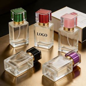 Botella de Spray de Vidrio Cuadrada de 50 ml con Base Gruesa y Tapa de Rosca, Atomizador de Niebla Fina para Productos de Belleza, MOQ Bajo Personalizado - Product Image 1