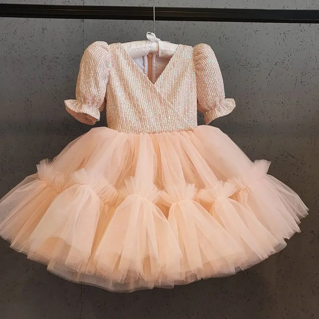 New Design Puff Sleeves Sequined Feather Flower Girl Dress Wholesale Flower Girl Fluffy Wedding Dress Pattern 2022