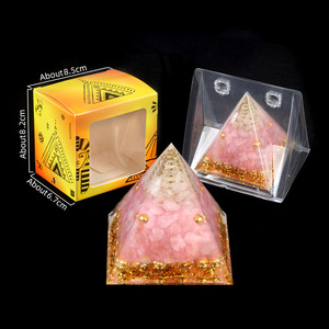 Pyramide en résine avec <span class=keywords><strong>gravier</strong></span> <span class=keywords><strong>de</strong></span> cristal en gros pour la méditation et la décoration intérieure - Product Image 4