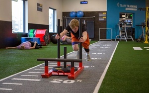 Đa Chức Năng Thể Thao Cỏ Nhân Tạo Màu Xanh Lá Cây Màu Đen Vàng Màu Xanh Lá Cây Màu Xanh Lá Cây Astro Cỏ Thảm Thảm Sled Phòng Tập Thể Dục <span class=keywords><strong>Mat</strong></span> Với In Ấn Logo Từ ngữ - Product Image 5