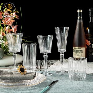 Calice di Vino in Cristallo Personalizzato con Diamanti, Elegante Bicchiere Decorativo Trasparente per Bar e Matrimoni - Product Image 1