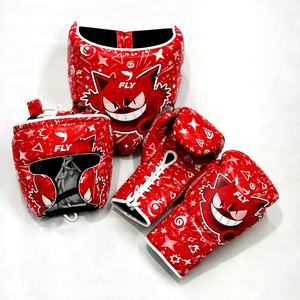 Nouvel ensemble de boxe personnalisé avec design imprimé Fly Genger, rouge, pour sparring, avec logo personnalisé, comprenant des gants de boxe, une protection de la tête et une protection du bas du dos. - Product Image 1