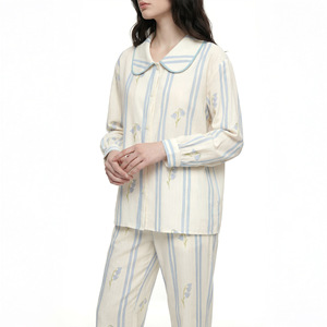 Ensemble de pyjama décontracté confortable pour femme printemps/automne - Style rayé avec revers, manches longues et pantalon long pour la maison - Product Image 3
