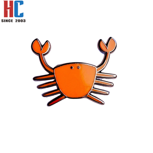 Épinglette en métal plaqué or moderne, motif crabe rouge émaillé, thème vie marine et créatures d'aquarium, personnalisable avec logo, cadeau artisanal, fabrication usine avec 20 ans d'expérience - Product Image 2