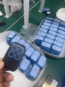 Télécommande multifréquence Lumière LED Portée 50m Émetteur <span class=keywords><strong>4</strong></span> boutons Apprentissage fixe <span class=keywords><strong>Code</strong></span> roulant Porte Garage Gadget Métal - Product Image 5