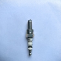Bougie d'allumage de moto d'origine NGK en gros Bujia 4218 CR8EIX pour moteurs Honda pour CR8E /IU24 /0242060502 /0242065500 /U24ESR-N