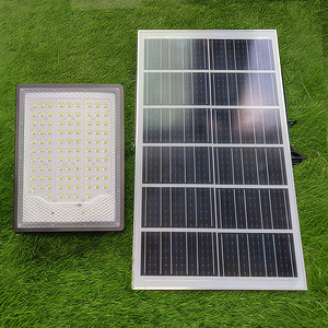 Faro Solare a <span class=keywords><strong>LED</strong></span> Impermeabile IP67 da 2000W <span class=keywords><strong>per</strong></span> <span class=keywords><strong>Giardino</strong></span> e Parco con Batteria LiFePO4 Luci Solari da Esterno - Product Image 6