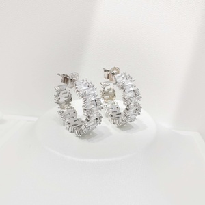 Pendientes de plata 925 al por mayor, de lujo, con cristales talla baguette, geométricos, de oro de 14k, con circonita cúbica, para fiesta, estilo occidental, para mujer. - Product Image 1