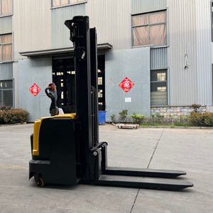 Apilador Eléctrico de Triple Mástil con Plataforma, Vista Amplia de 2000kg, 4000, <span class=keywords><strong>5000</strong></span>, 6000mm de Ancho, 24V210A, con Dirección Eléctrica y Certificación CE - Product Image 5
