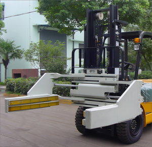 Abrazadera de bloque de accesorio para montacargas al por mayor Abrazadera de ladrillo usada en apilador de paletas de montacargas Precio negociable para la venta - Product Image 1