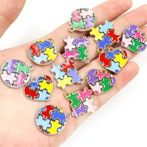 Charmes en émail en forme <span class=keywords><strong>de</strong></span> <span class=keywords><strong>coeur</strong></span> rond irrégulier Puzzle pendentifs en alliage pour collier à faire soi-même Bracelet boucles d'oreilles porte-clés - Product Image 5