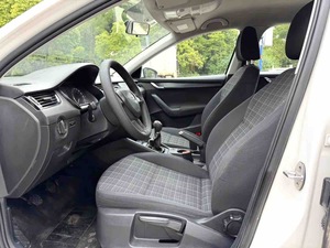 Voiture d'<span class=keywords><strong>occasion</strong></span> très demandée <span class=keywords><strong>Skoda</strong></span> <span class=keywords><strong>Octavia</strong></span> 2018 1.6L Manuelle Édition Standard Berline d'<span class=keywords><strong>occasion</strong></span> Conduite à gauche <span class=keywords><strong>Essence</strong></span> 110ch Liftback Pratique E - Product Image 4