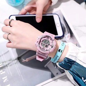 Reloj Deportivo Digital Multifuncional Electrónico de Lujo para Niños al por Mayor, Diseño de Moda con Correa de Plástico para Estudiantes, Uso en Exteriores - Product Image 4