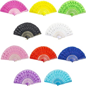 Éventail pliant multicolore vintage en bambou ajouré sculpté, idéal pour mariage, fête, ou comme cadeau d'anniversaire - Product Image 1