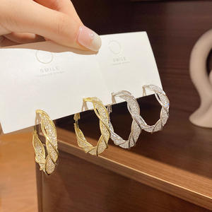 Pendientes de moda simples 2025, S925 pendientes de plata, circón, accesorios de joyería versátiles para mujer, Boutique de moda - Product Image 3