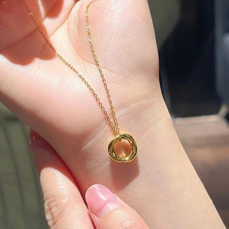 Pendant + titanium gold necklace (long-lasting and