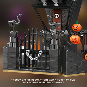 Set di Costruzioni Castello Infestato di Halloween 564 Pezzi con Luci LED, Zucca, Ragnatela, Scheletro - Giocattolo Fai-da-te per Bambini, Regalo Perfetto - Product Image 6