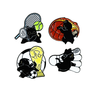 Broche de metal esmaltado con diseño de gato deportivo de dibujos animados, ideal para bádminton, baloncesto y tenis, insignia conmemorativa, venta al por mayor personalizada. - Product Image 1
