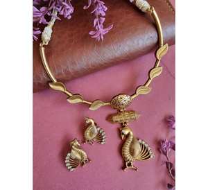 Ensemble collier et boucles d'oreilles design paon plaqué or élégant sur mesure bijoux de mode pour les mariages des femmes portent - Product Image 4