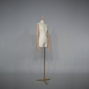 Mannequin féminin en fibre de verre avec bras et tête en bois, pose debout originale européenne pour l'affichage de vêtements - Product Image 2