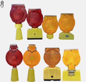 Cono di Segnalazione Stradale con Luce di Avvertimento Solare LED Ambra/Rossa/Gialla Lampeggiante in Materiale ABS - Product Image 3