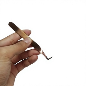 Pinzas Curvas para Pestañas de Acero Inoxidable con Punta Suave de Precisión, Duraderas y con Agarre Perfecto para Extensiones de Maquillaje - Product Image 1