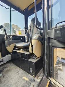 Excavadora Caterpillar CAT305.5E/CAT305.5E2 de 5 toneladas, casi nueva, usada, con motor, caja de cambios, bomba, PLC, rodamientos, en venta. - Product Image 6