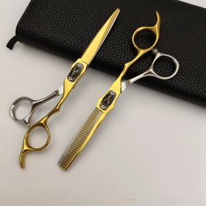 กรรไกรตัดผมแบบกำหนดเอง ขนาด 62 มม. กรรไกรซอยผมสำหรับคนถนัดขวา ใช้ในงานเสริมสวย ใบมีดมาตรฐาน ผลิตที่ซูโจว - Product Image 4