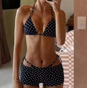 Ensemble bikini rouge à pois pour femme, haut triangle à col halter et short, maillot de bain extensible imprimé, tenue de plage tendance - Product Image 5