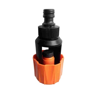 Équipement <span class=keywords><strong>pour</strong></span> accessoires de jardin Vente chaude Raccord universel <span class=keywords><strong>pour</strong></span> <span class=keywords><strong>robinet</strong></span> à <span class=keywords><strong>tuyau</strong></span> <span class=keywords><strong>d</strong></span>'<span class=keywords><strong>arrosage</strong></span> de jardin Mélangeur <span class=keywords><strong>Arrosage</strong></span> de <span class=keywords><strong>cuisine</strong></span> - Product Image 1