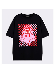 T-shirt Oversize Donna Y2K Retrò Nera con Cuori Rossi, Taglie Forti, Girocollo, in Jersey Morbido Traspirante a Maniche Corte - Product Image 1