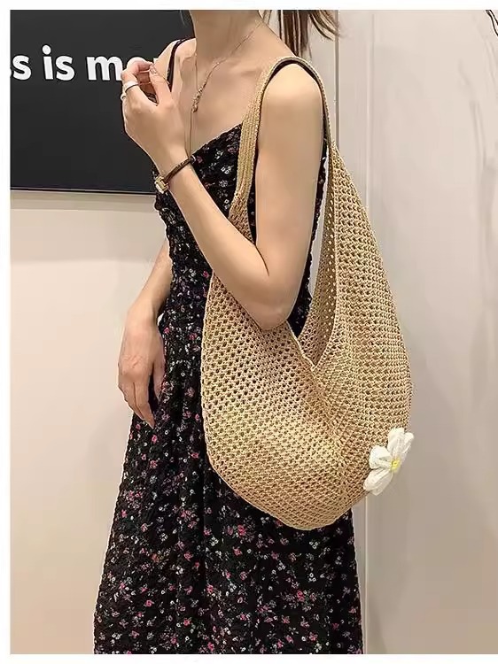 Borsa grande marrone con motivo floreale