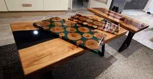 Plateaux en bois multi-usages avec détails en résine Parfaits pour servir de la nourriture Organiser des objets ou présenter des accessoires décoratifs - Product Image 3