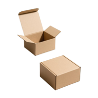 Boîte d'expédition en carton ondulé imperméable réutilisable personnalisée avec gaufrage, nouveau design pour les vêtements, les chaussettes, l'emballage d'expédition, matériaux recyclés