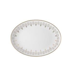 Assiette à dîner en porcelaine fine à bords dorés, issue d'un <span class=keywords><strong>service</strong></span> <span class=keywords><strong>de</strong></span> vaisselle minimaliste, avec un ensemble <span class=keywords><strong>de</strong></span> tasses, assiettes et bols en porcelaine fine et des assiettes à dîner blanches - Product Image 4