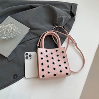 Sac Hobo Vintage Y2K Punk en Cuir Brillant avec Rivets Argentés et Boucle Cloutée, Grande Capacité, pour Moto, Fête, Dames, et Trajet Quotidien